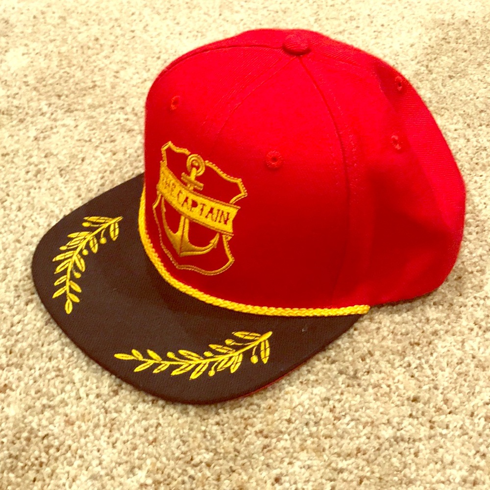 The Mad Hueys hat The Captain